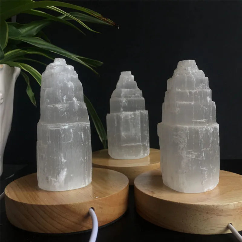 Lampada a torre in selenite di cristallo naturale
